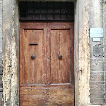 Palazzo Fineschi Sergardi Oda ve Kahvaltı Siena